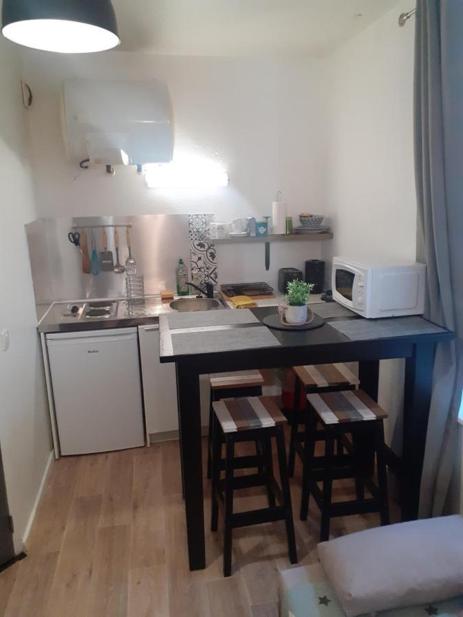 Charmant Petit Studio Au Coeur De Figeac Apartment Exterior foto